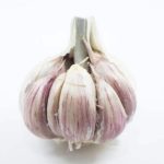 にんにくは緑や紫に変色しても食べられる？変色の理由と対策もご紹介！