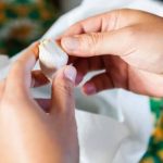 にんにくの皮の簡単な剥き方を解説！便利な皮むき器もご紹介