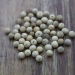 ホワイトペッパーとは？ブラックペッパーとの違いや使い方をご紹介！