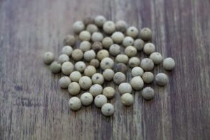 ホワイトペッパーとは？ブラックペッパーとの違いや使い方をご紹介！