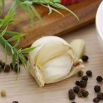 にんにくを丸ごと使った料理５選！メイン～おつまみまで元板前が解説