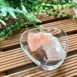 ピンク岩塩はなぜピンク？岩塩の種類やピンク岩塩の使い方などを紹介