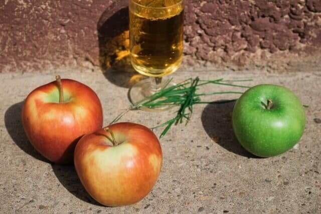 リンゴ酢はワキガや体臭に効果があるの？おすすめの使い方を解説！
