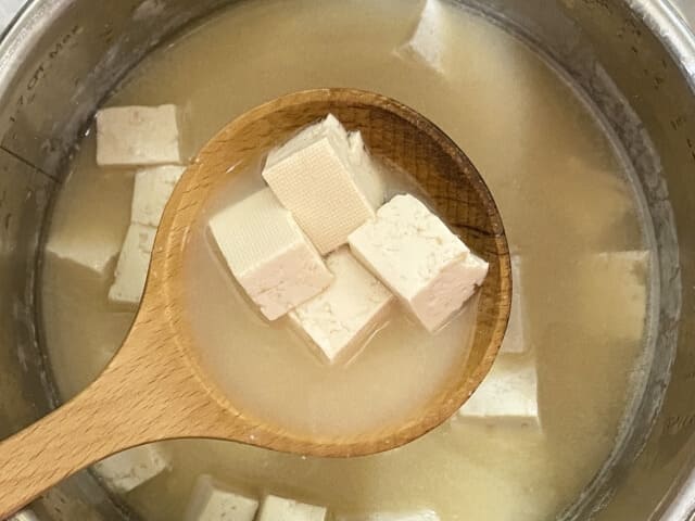 離乳食に味噌汁は使ってｏｋ 時期や作り方 飲ませ方等も詳しく解説