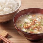 味噌汁の塩分が気になる！塩分控えめのおいしい味噌汁を食べるには？