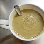 ココナッツオイルコーヒーはダイエットに有効？！効果や弊害を検証！